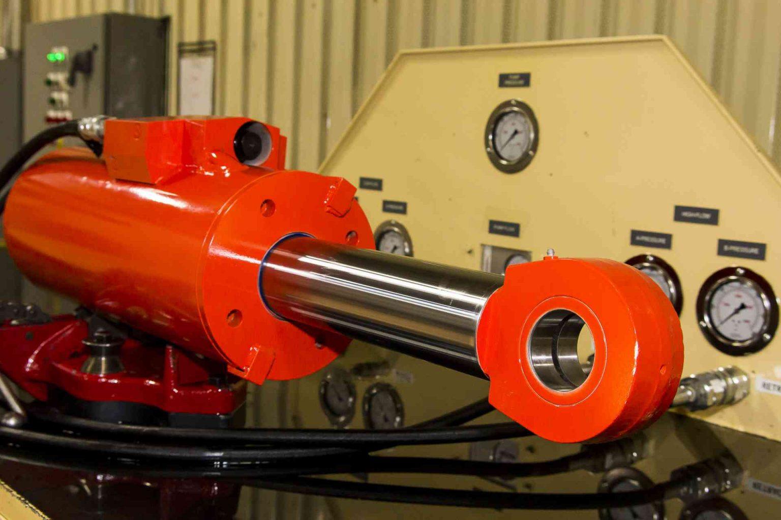How Hydraulic Cylinders Work in Aerial Work Platforms? 5 Pressure testing hydraulic cylinders before shipment